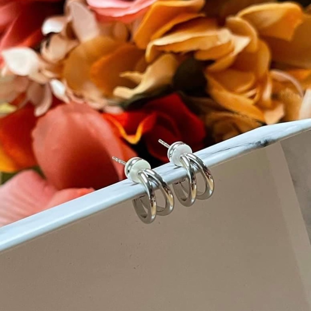 Small sterling silver mini split hoop earrings